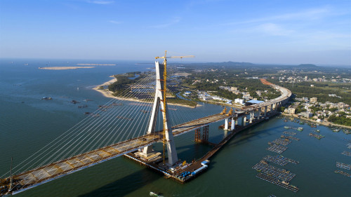 今天，中國首座跨地震斷層跨海橋梁——海南海文大橋正式通行了！